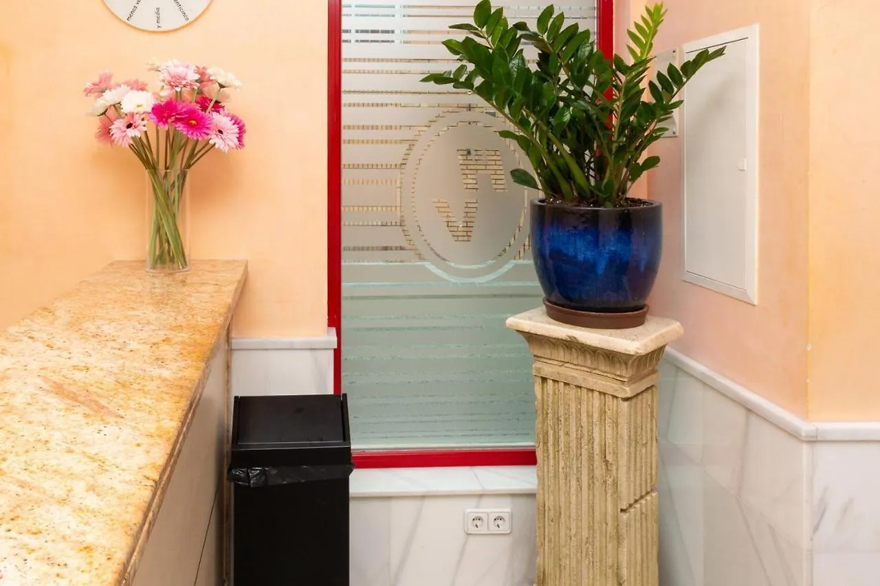 Hostal Viky Madryt Pensjonat