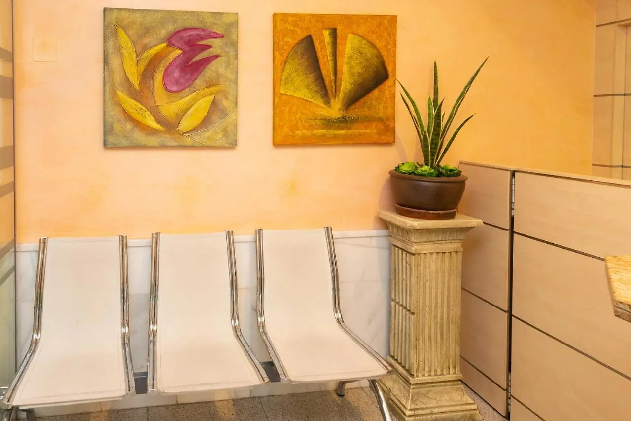 Hostal Viky Madryt Pensjonat