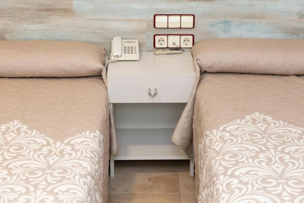Hostal Viky Madryt Pensjonat
