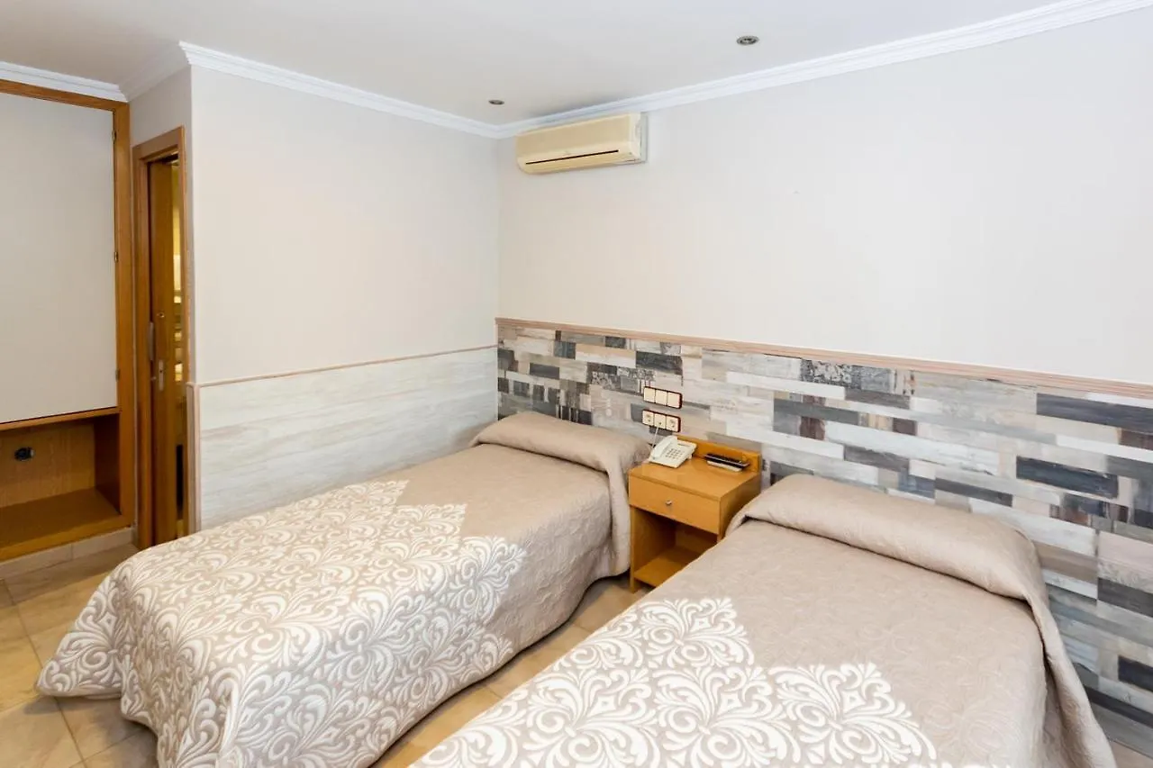 Hostal Viky Madryt Pensjonat